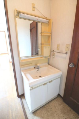 ���ʑ�E���ʏ� 2�K�ɂ�����ʏ��̗l�q