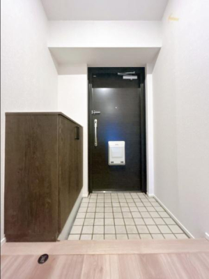 ���� �V���[�Y�{�b�N�X�t���̌��ւ̗l�q