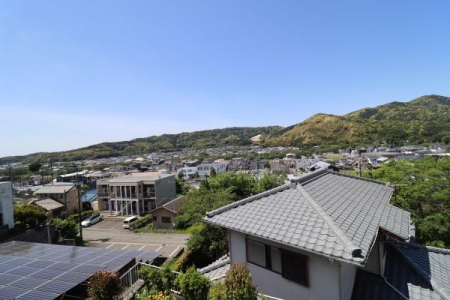 �Z�˂���̒��]�ʐ^ -