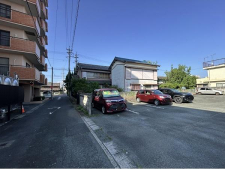  �}���V���������O�̕~�n�O���ԏ�A2�䕪�m�ۂ��Ă���܂��I