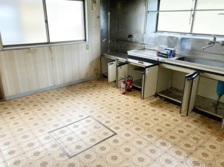 �L�b�`�� �_�C�j���O�E�L�b�`���̗l�q�ł�