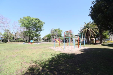 ���̑����n �O�ʓ��H�����ݗאڂ��Ă�������̗l�q