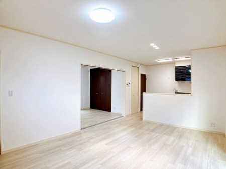 ���r���O -