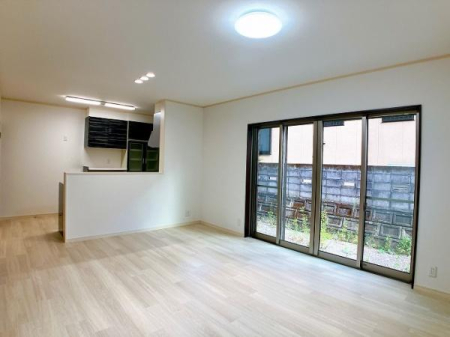 ���r���O -