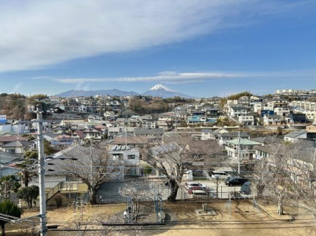 �Z�˂���̒��]�ʐ^ -