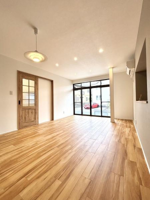 ���r���O -