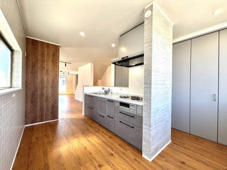 �L�b�`�� �L�b�`���̗l�q
�p���g���[����