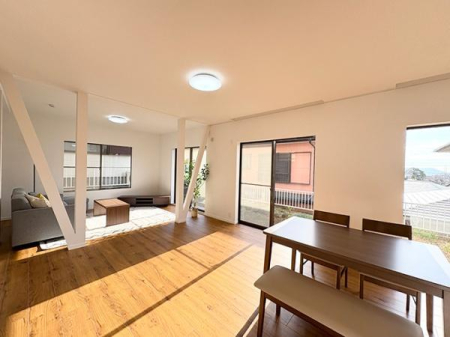 ���r���O -