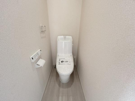 �g�C�� 2�J���Ƀg�C�������邽�߁A���Ƒ��ł̕�炵���m���X�g���X��