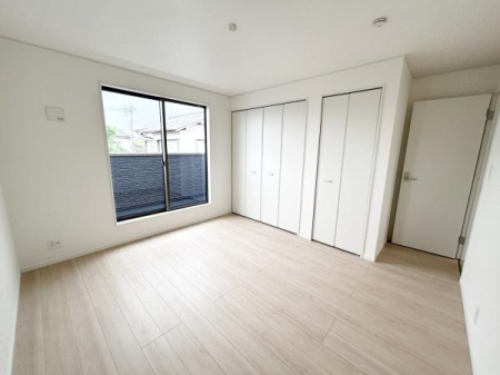 �m�� �o���R�j�[����g���Ȍ����������ݕ������Ƃ炵�܂��B
�����t���̃N���[�[�b�g������A�����̕Еt�����X���[�Y�ɍs���܂��B
