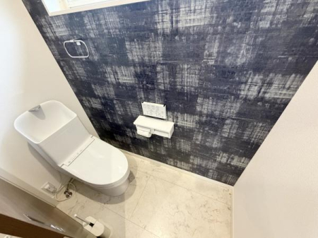 �g�C�� 1�E2�K�Ɋ�������Ă���A���G����ł��܂��B
