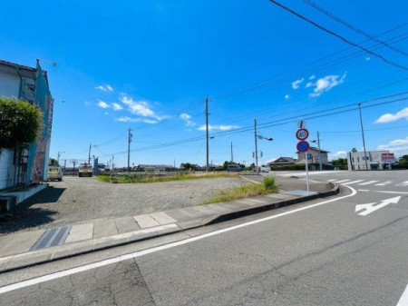 �O�ʓ��H�܂ތ��n�ʐ^ ���n�̗l�q�i2026.6.19�B�e�j