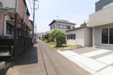 �O�ʓ��H�܂ތ��n�ʐ^ -