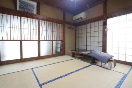 ���r���O -