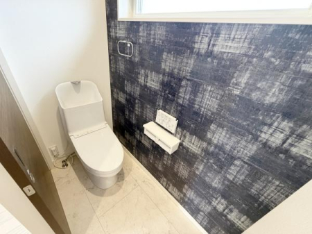 �g�C�� 1�E2�K�Ɋ�������Ă���A���G����ł��܂��B
