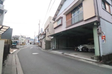 �O�ʓ��H�܂ތ��n�ʐ^ -